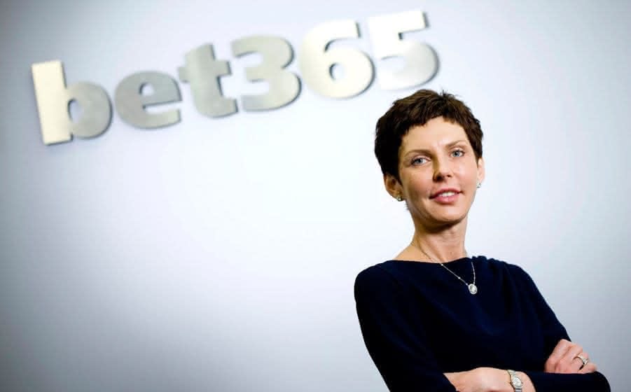  Дениз Коутс владеет 50% Bet365